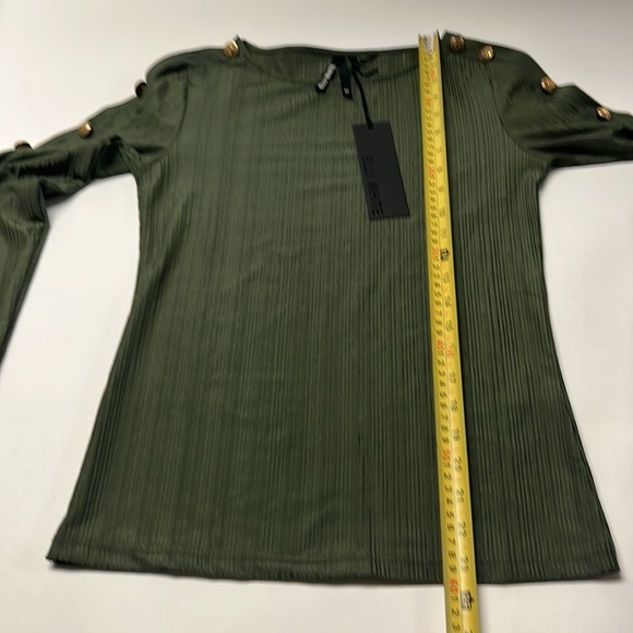 Elli White olive green top with gold button details - Picture 6 of 8